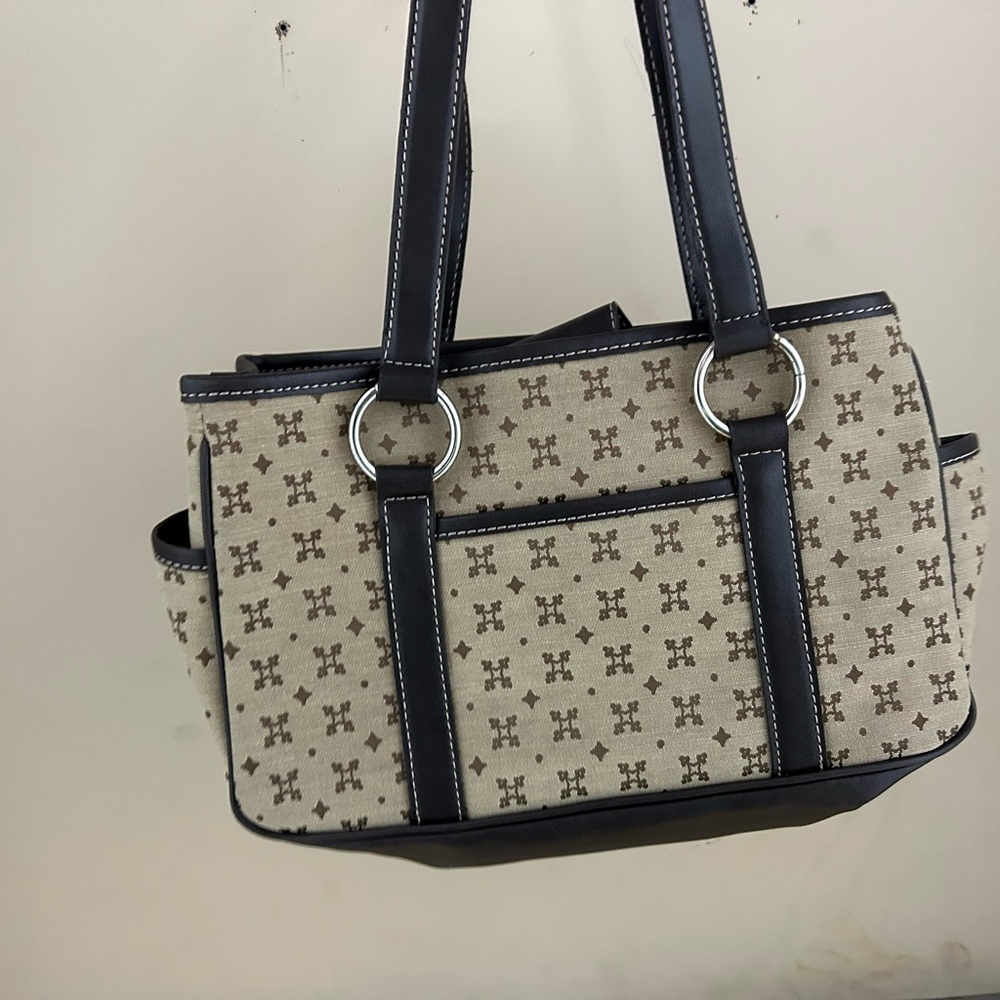 First issue - Picture 2 of 4